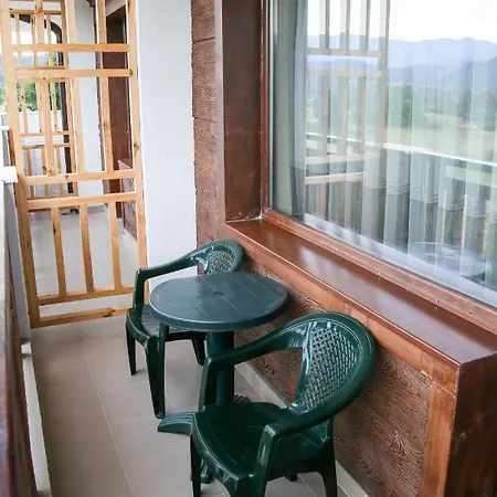 מלון чинар קירקובו