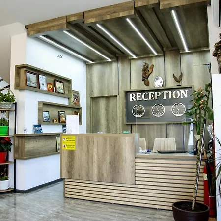 Hotell чинар 2*