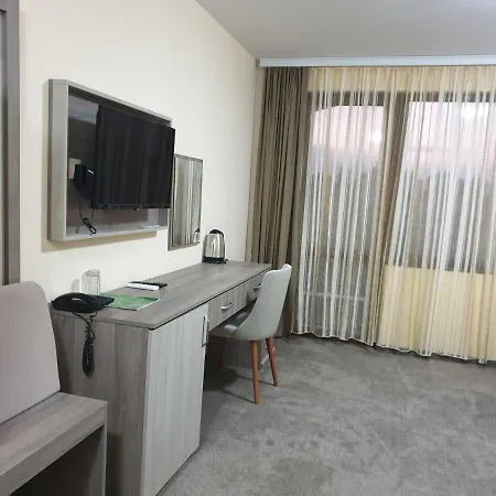 чинар Hotell Kirkovo (Kardzhali)