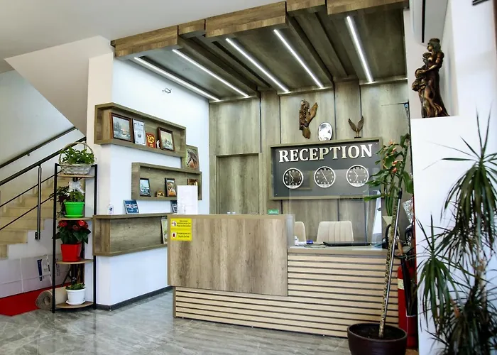 Хотел чинар 2*